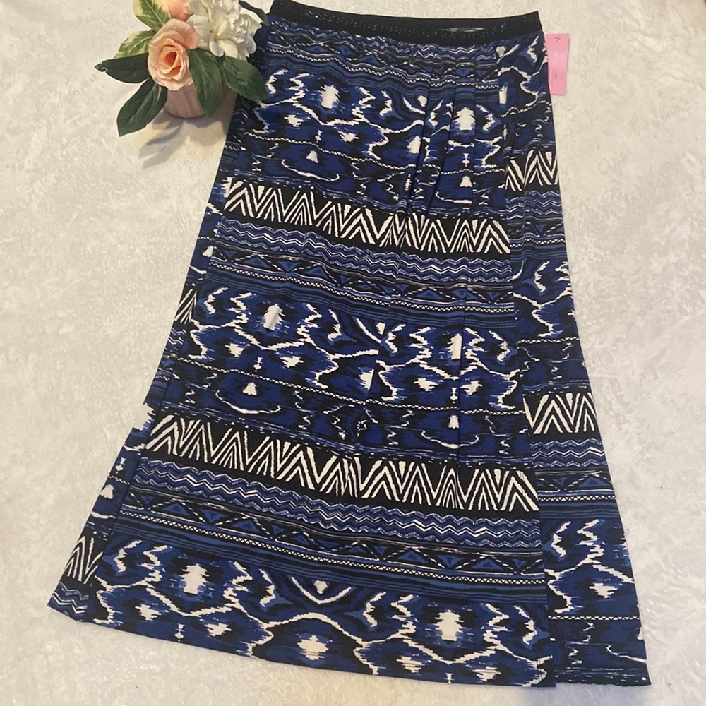 NWT Metro Wear Size L Long Skirt